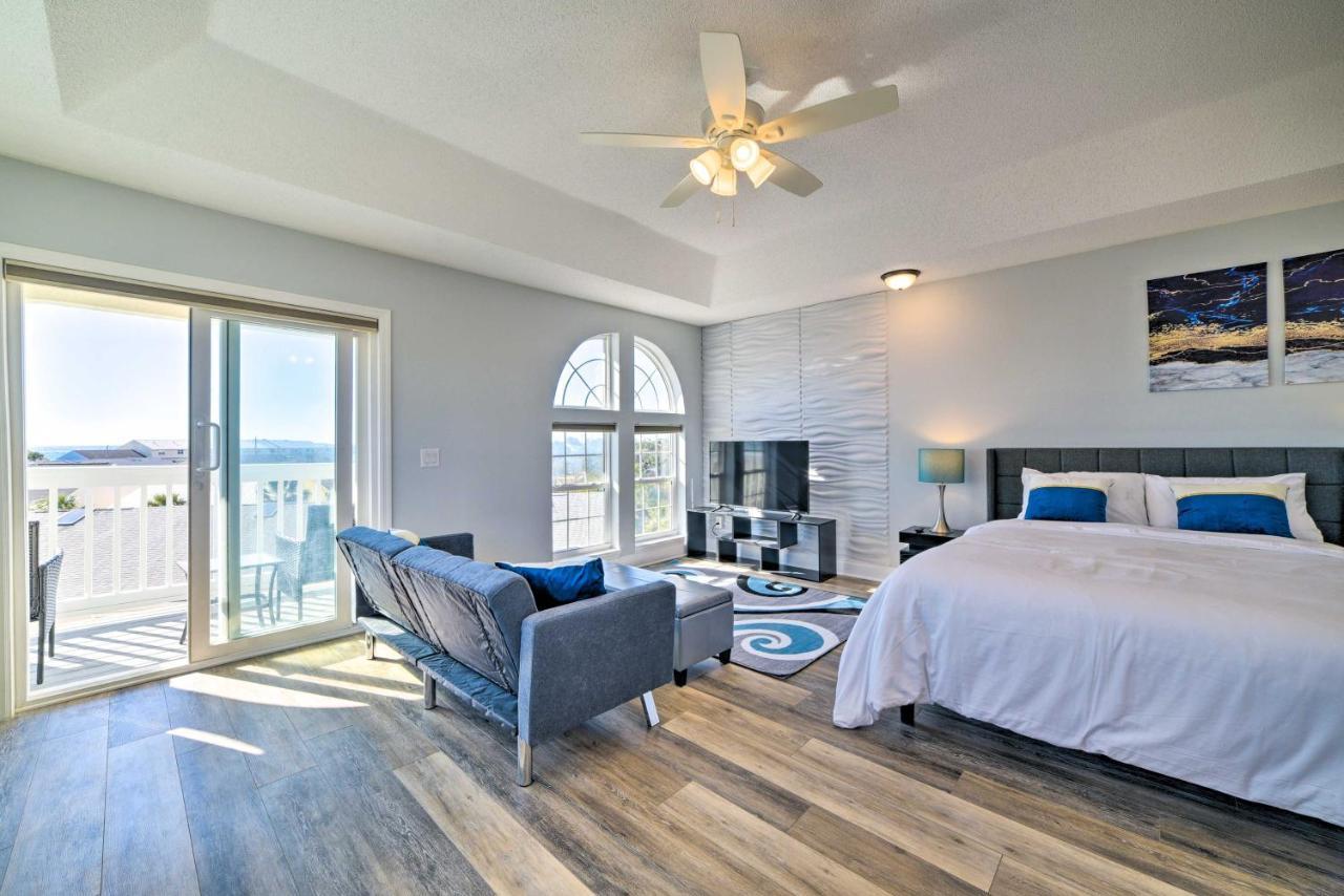 Sunny Pcb With Balcony Steps To The Beach! Holiday home